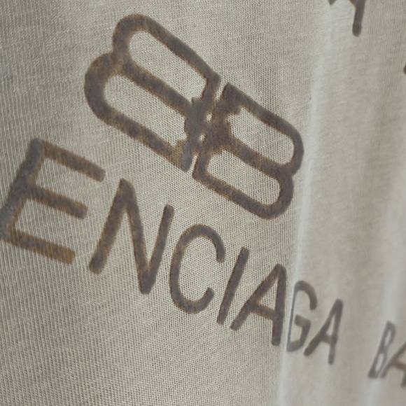 Balenciaga T-Shirt Size Large - Needs TLC - Picture 3 of 16